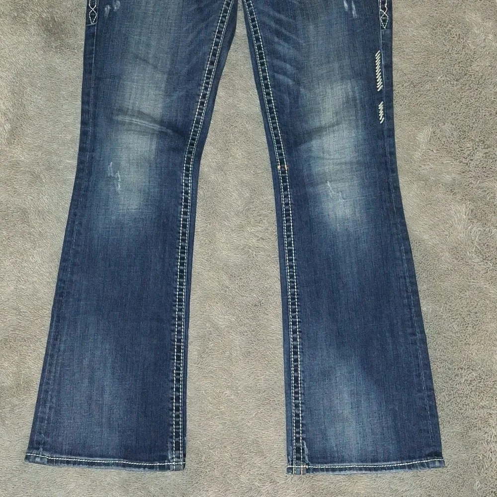 EUC Rock Revival Alanis Boot Cut Jeans - Picture 7 of 13